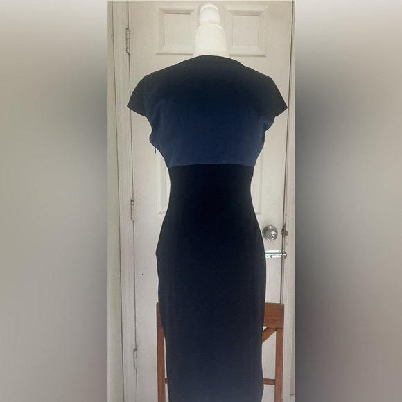 DIANE VON FURTENBERG EXCLUSIVELY FOR Neiman Marcus Black and Navy Dress - Picture 2 of 12
